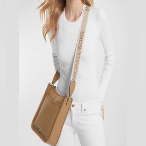 MICHAEL KORS LUISA Large Leather North South Messenger Camel/Gold